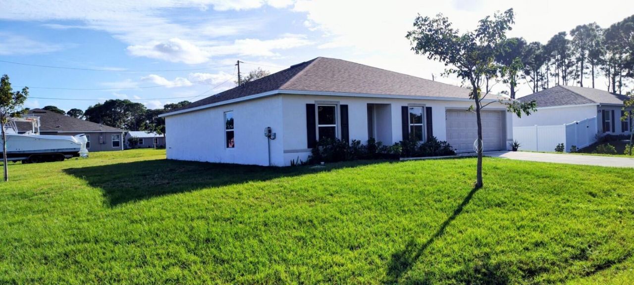 2772 SE Garfield Avenue, Port Saint Lucie, FL 34952 Photo