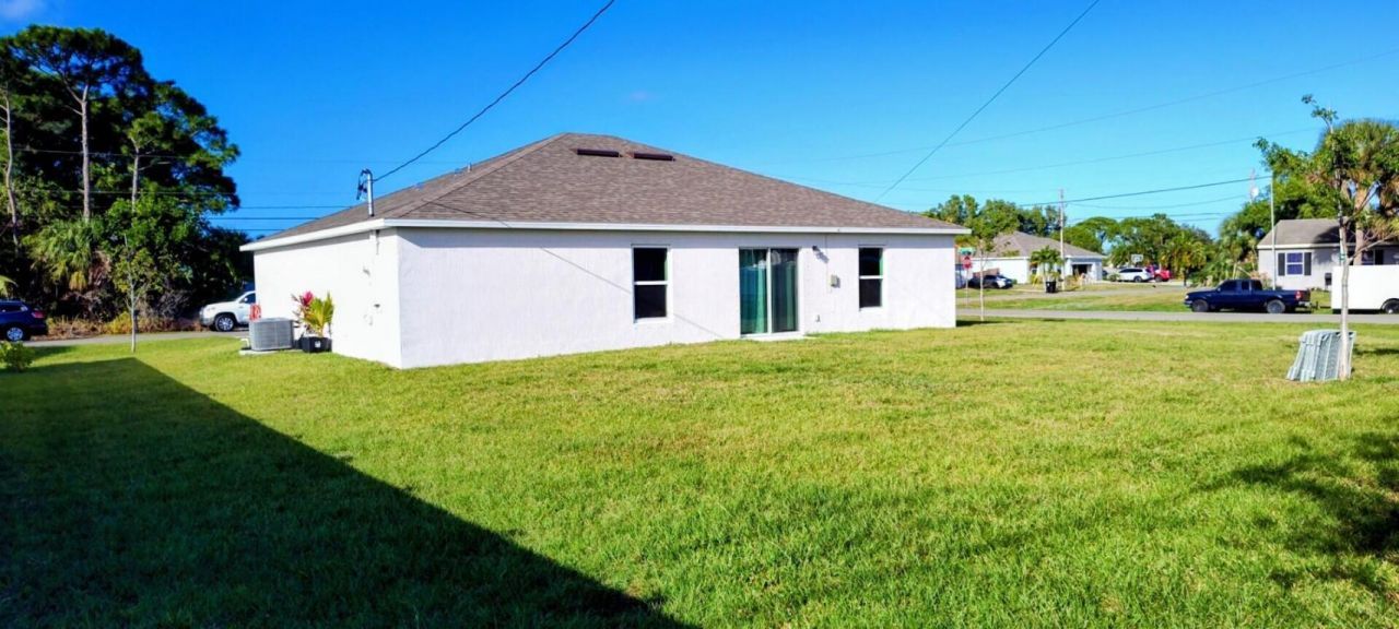 2772 SE Garfield Avenue, Port Saint Lucie, FL 34952 Photo