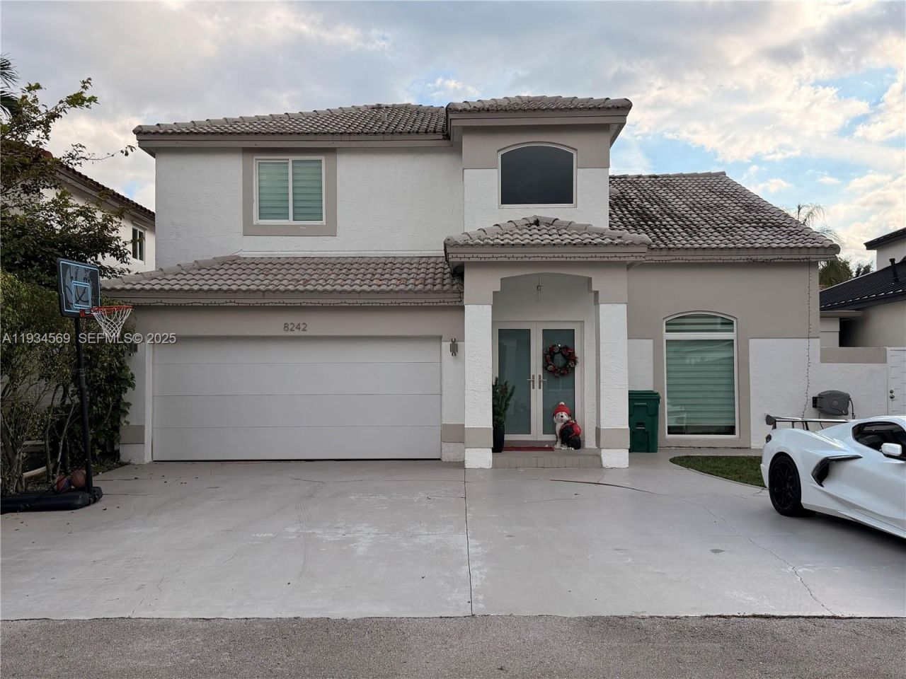 8242 NW 200 Ter, Hialeah, FL 33015 Photo