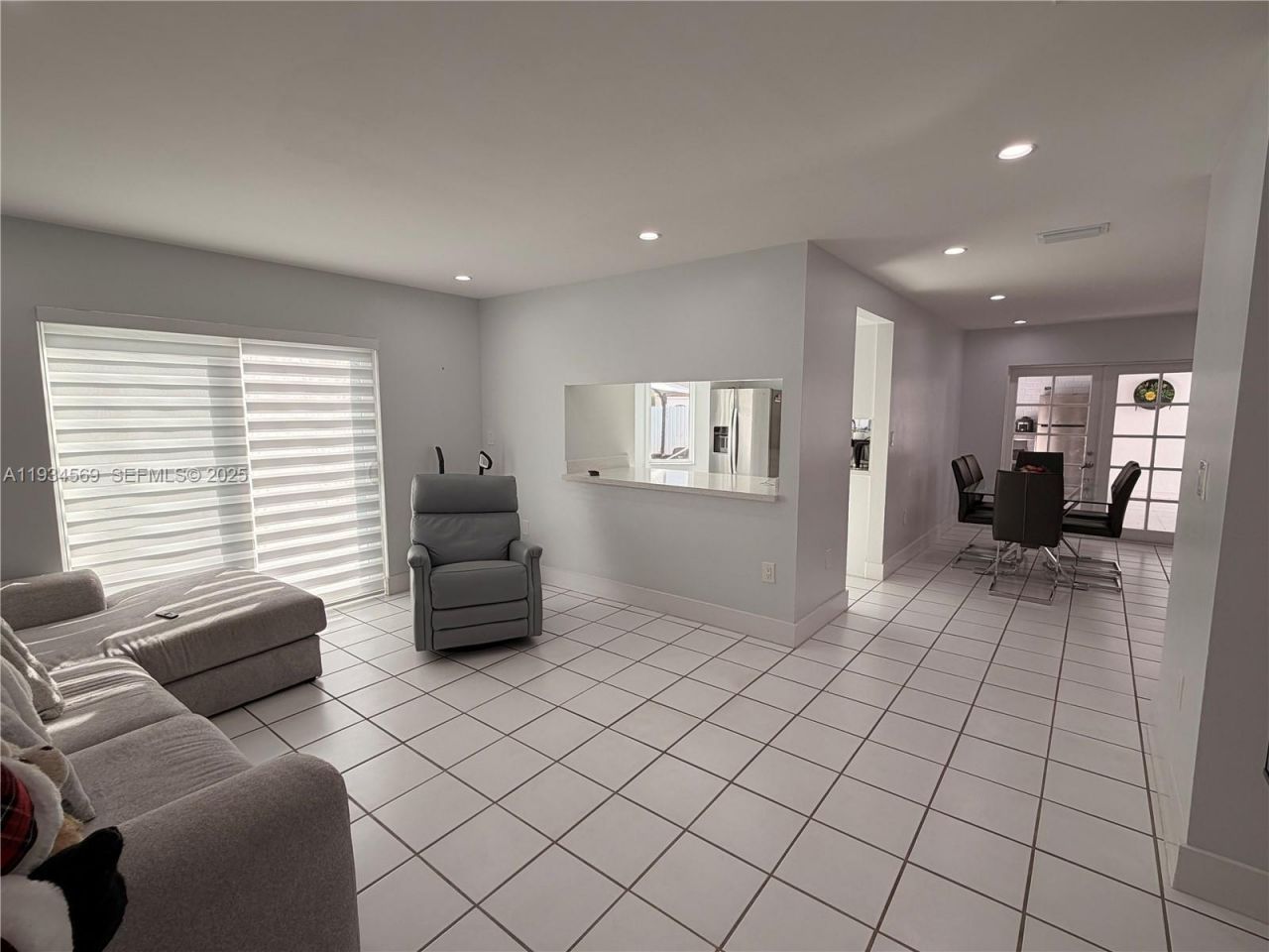 8242 NW 200 Ter, Hialeah, FL 33015 Photo