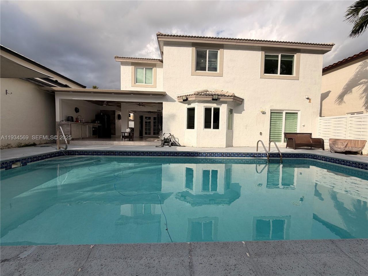 8242 NW 200 Ter, Hialeah, FL 33015 Photo