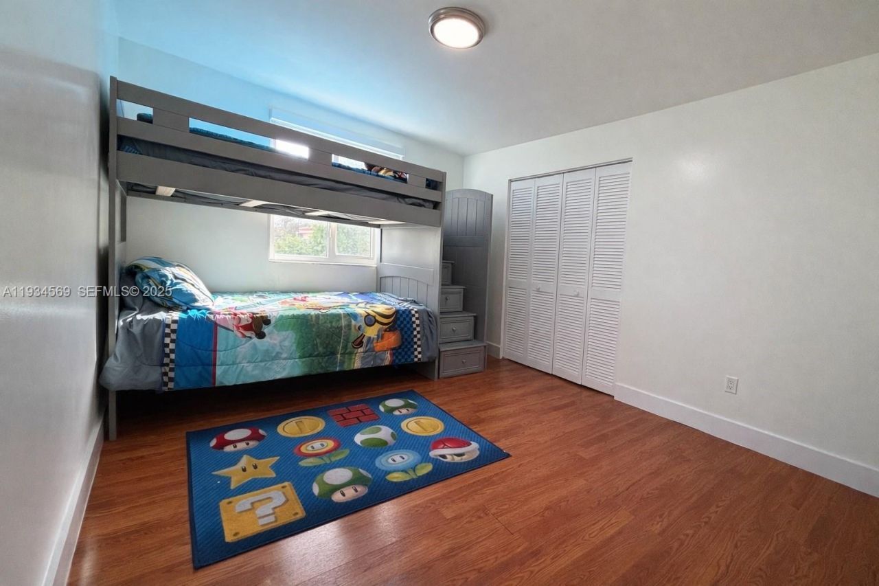 8242 NW 200 Ter, Hialeah, FL 33015 Photo