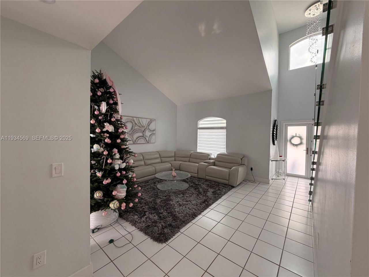 8242 NW 200 Ter, Hialeah, FL 33015 Photo