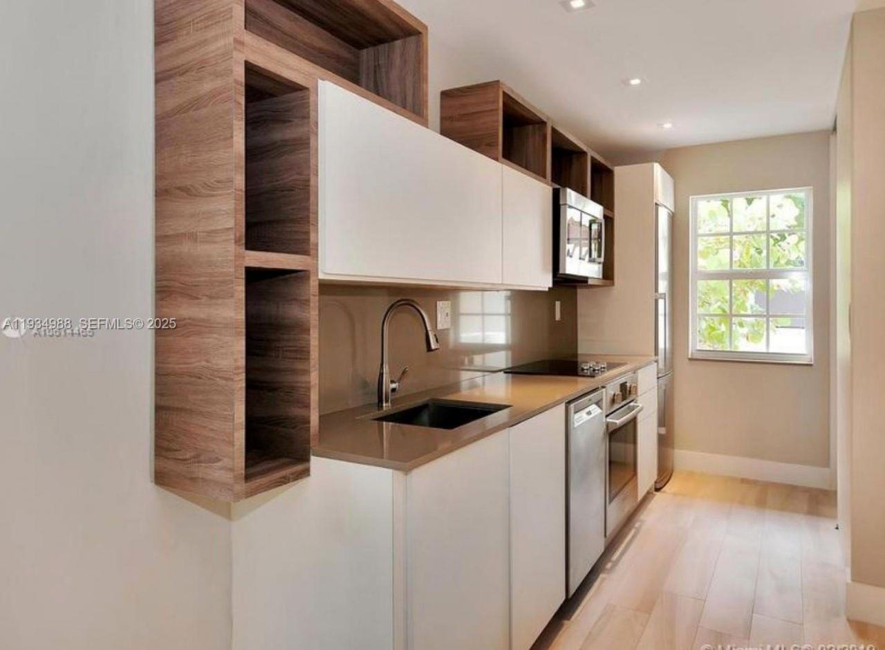 307 Majorca Ave, Unit 311, Coral Gables, FL 33134 Photo