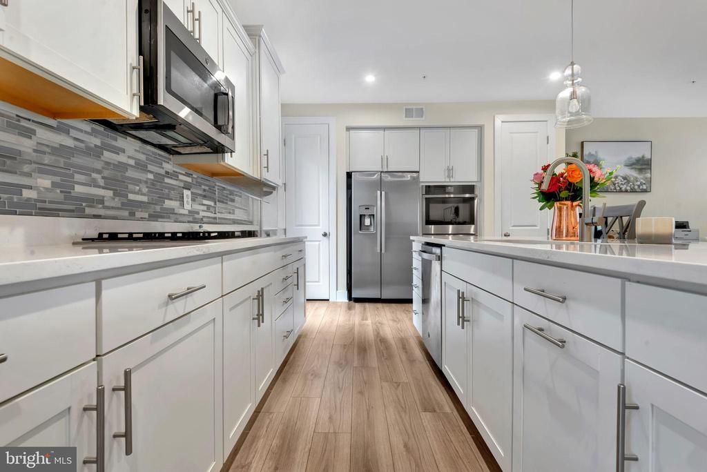 8353 Amber Beacon Circle, Millersville, MD 21108 Main Photo