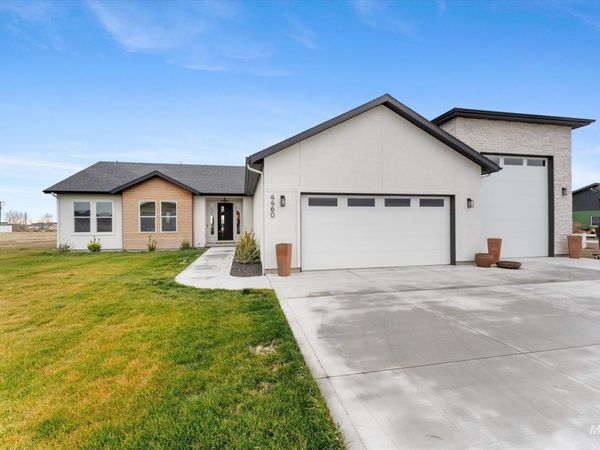4460 NW Purple Sage, Mountain Home, ID 83647