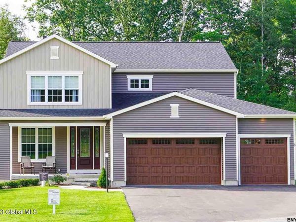 33 Wetherby Court, Cohoes, NY 12047