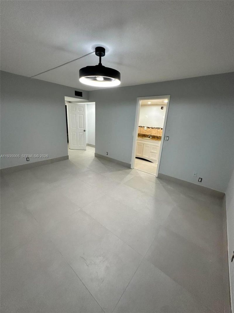 9440 SW 8th St, Unit 402, Boca Raton, FL 33428 Photo