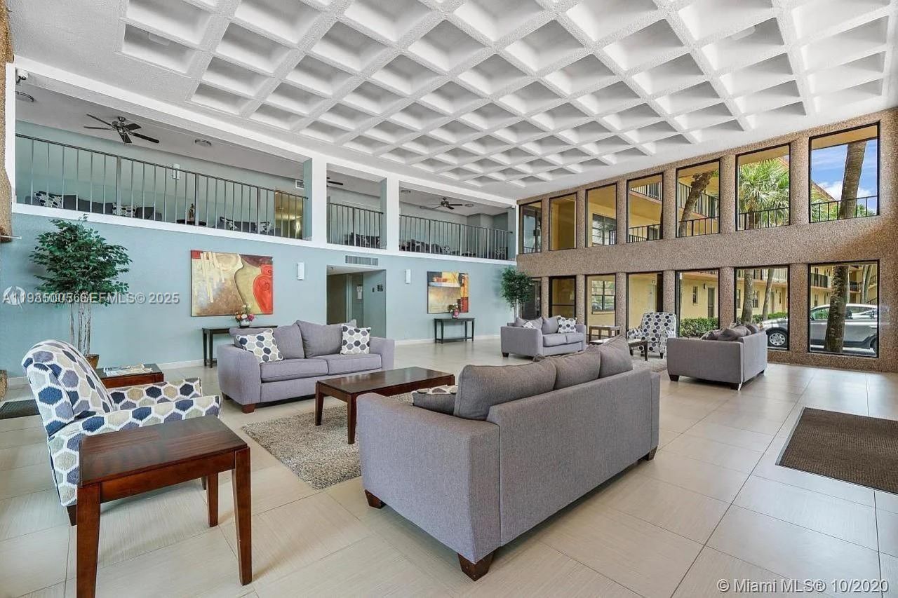 9440 SW 8th St, Unit 402, Boca Raton, FL 33428 Photo