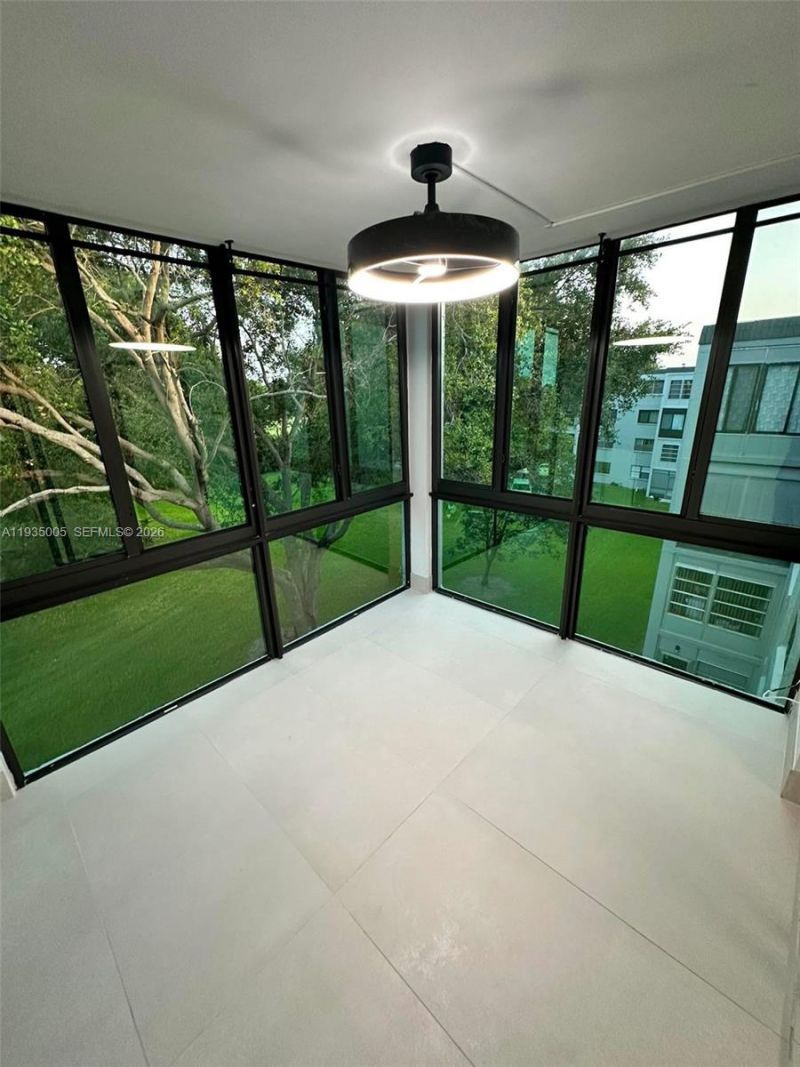 9440 SW 8th St, Unit 402, Boca Raton, FL 33428 Photo