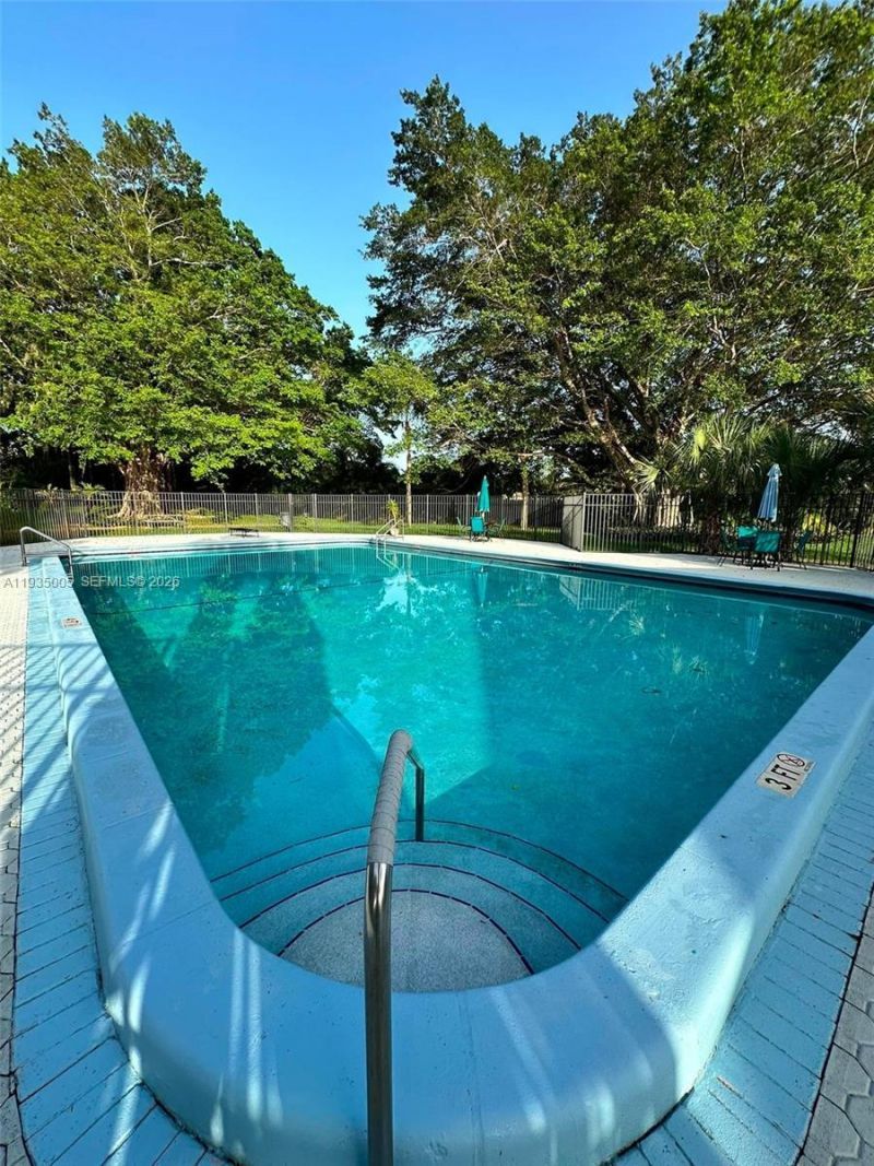 9440 SW 8th St, Unit 402, Boca Raton, FL 33428 Photo