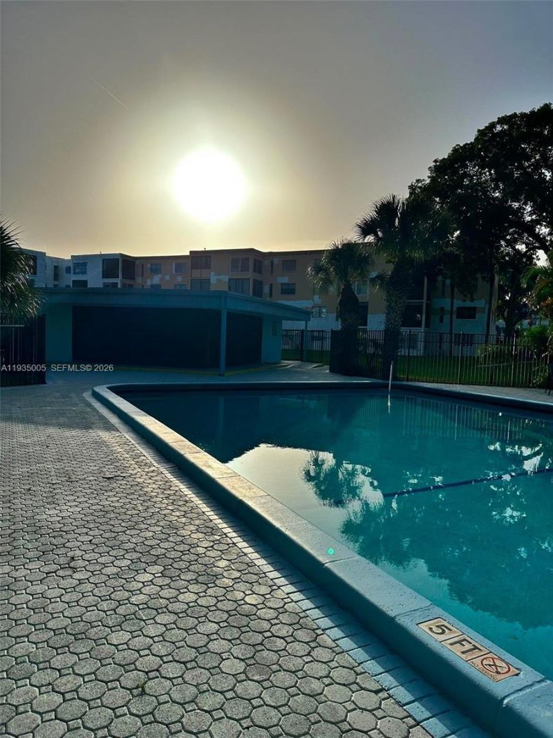 9440 SW 8th St, Unit 402, Boca Raton, FL 33428 Photo