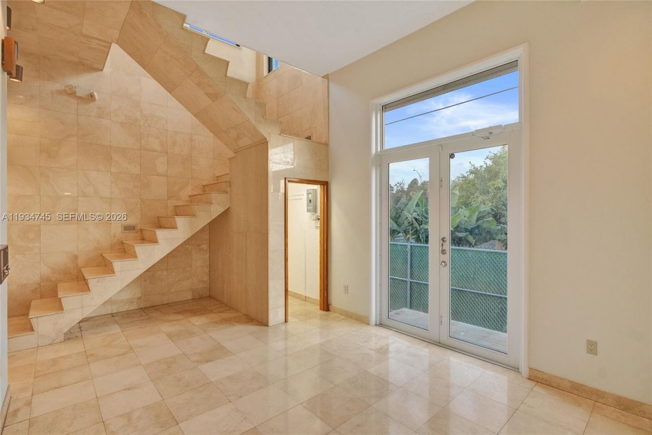 366 W 12th St, Hialeah, FL 33010 Photo