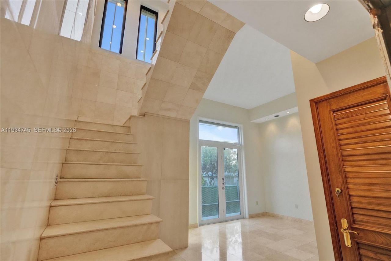 366 W 12th St, Hialeah, FL 33010 Photo