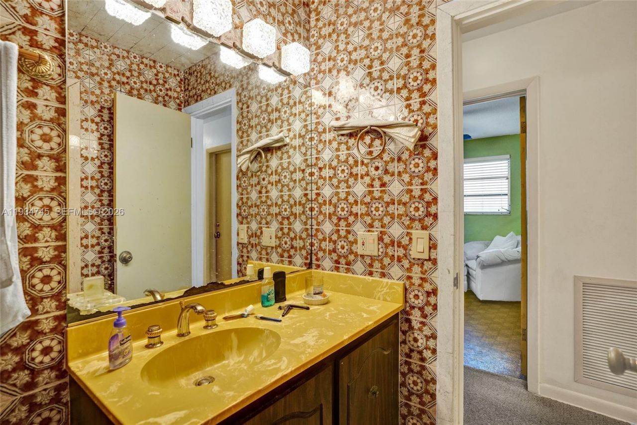 366 W 12th St, Hialeah, FL 33010 Photo