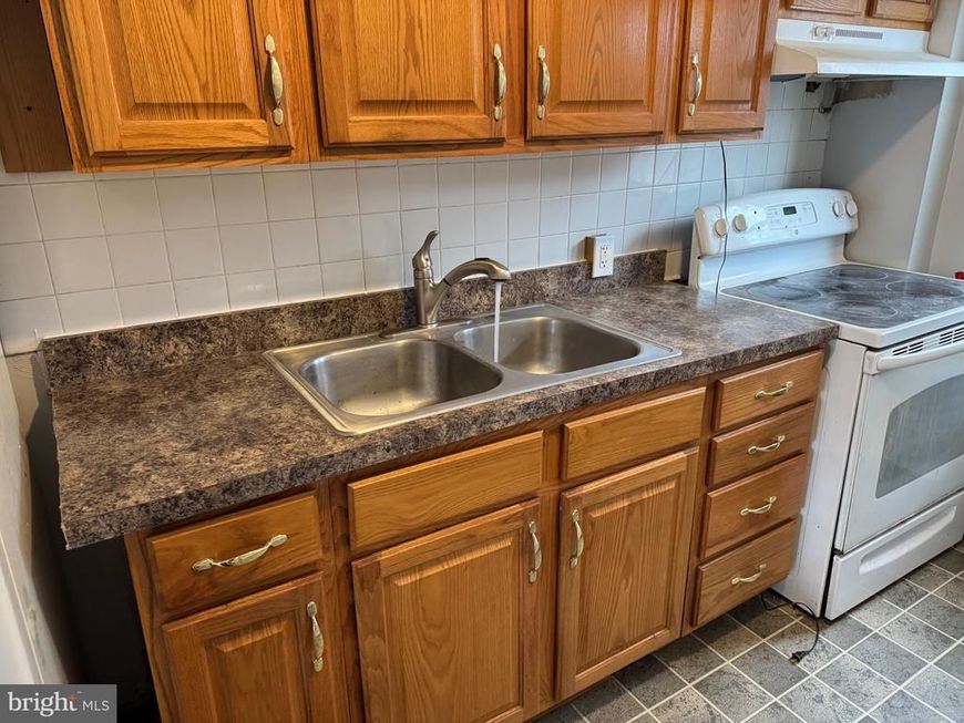 526 Random Road, Unit 1ST FLOOR, Baltimore, MD 21229 Main Photo