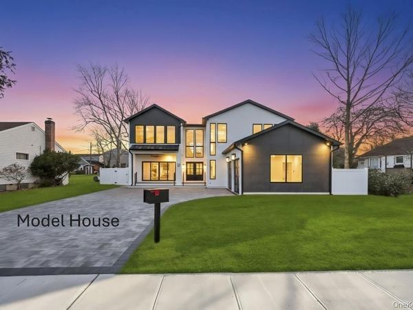 61 Stephen Drive, Plainview, NY 11803