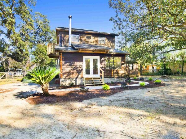 525 Lakewood Rd, Pensacola, FL 32507