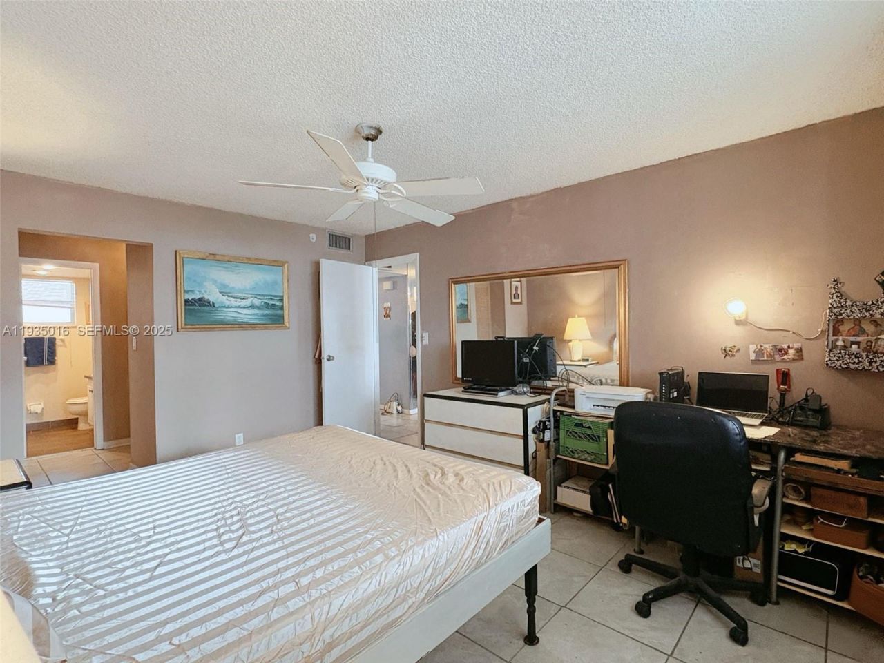 410 SE 2nd St, Unit 406, Hallandale Beach, FL 33009 Photo