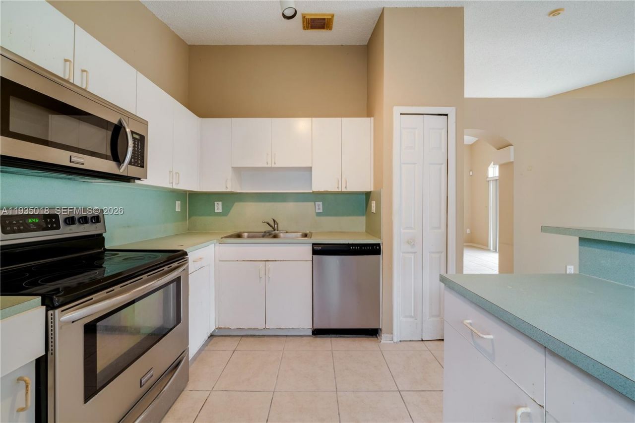 16154 SW 85th St, Miami, FL 33193 Photo