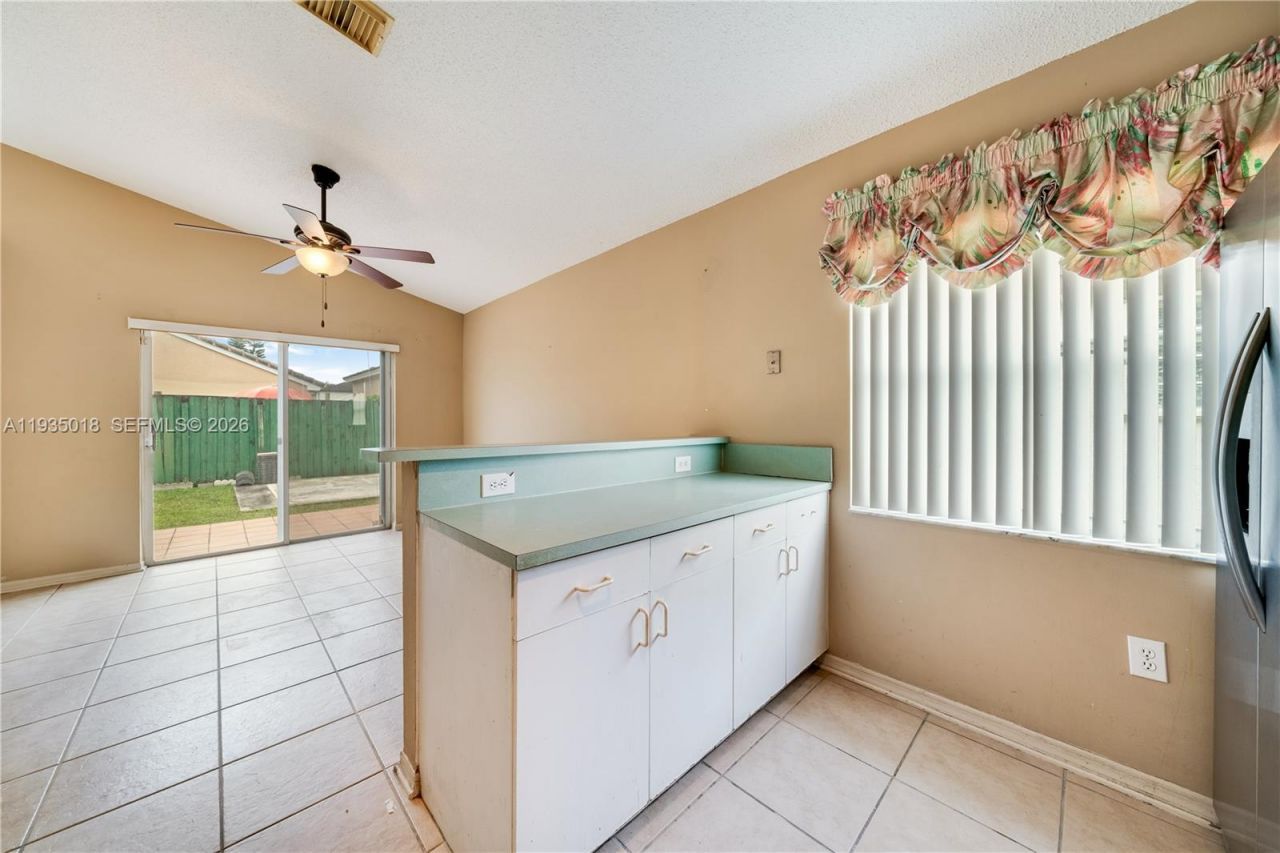 16154 SW 85th St, Miami, FL 33193 Photo