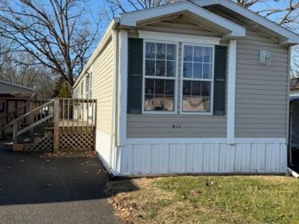 411 OAK DRIVE, GREEN LANE, PA 18054