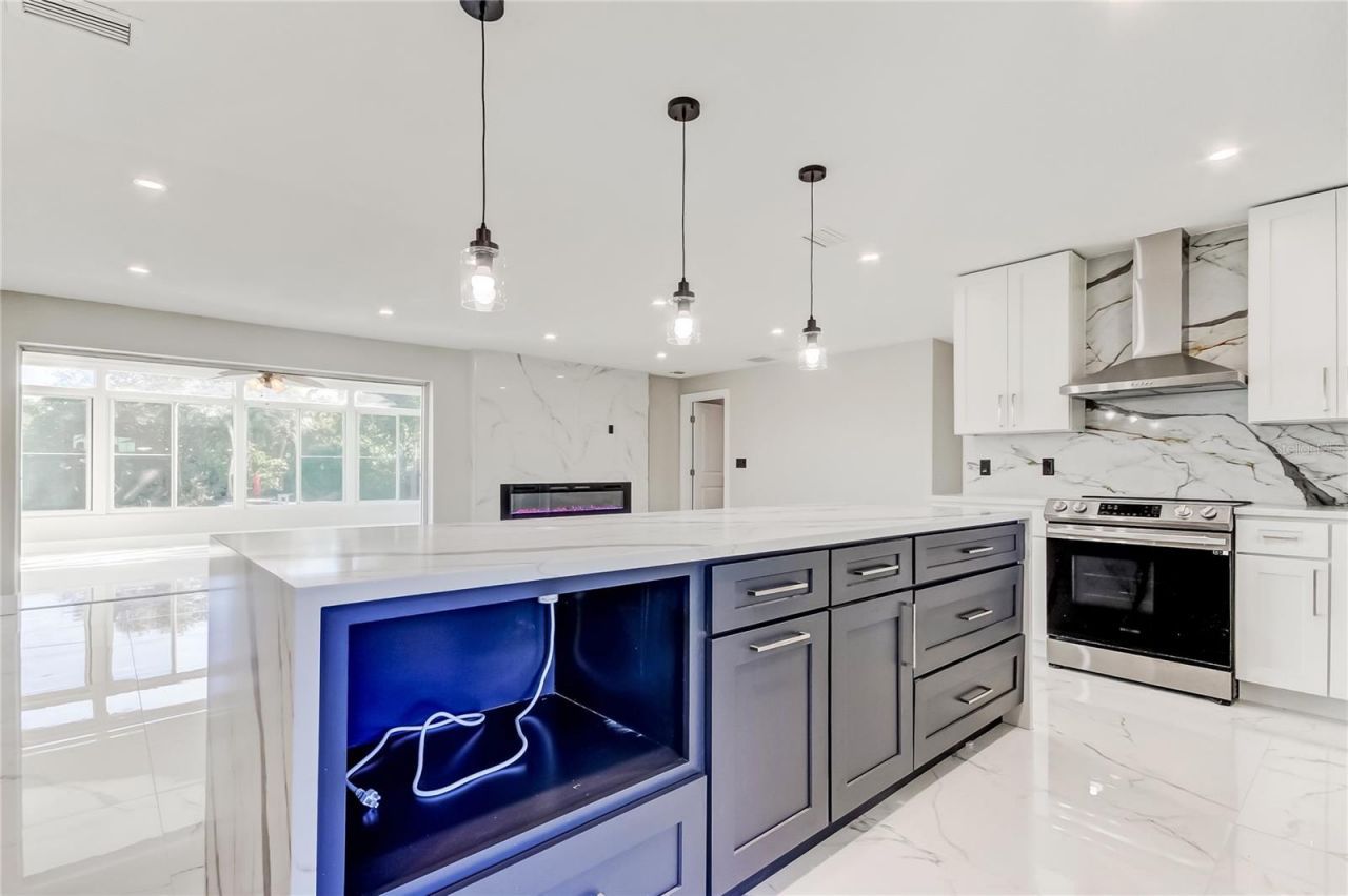 1992 Arvis Circle E, Clearwater, FL 33764 Photo