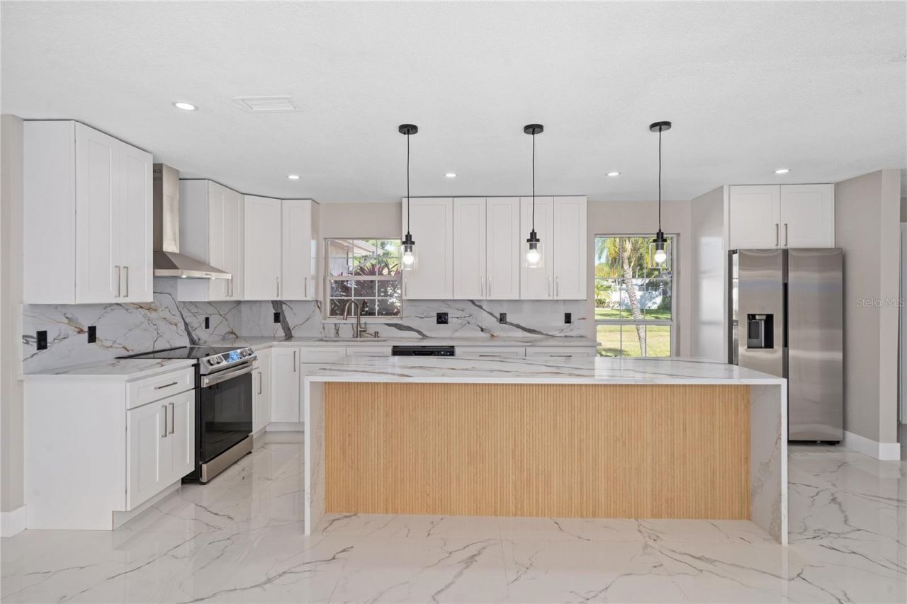 1992 Arvis Circle E, Clearwater, FL 33764 Photo