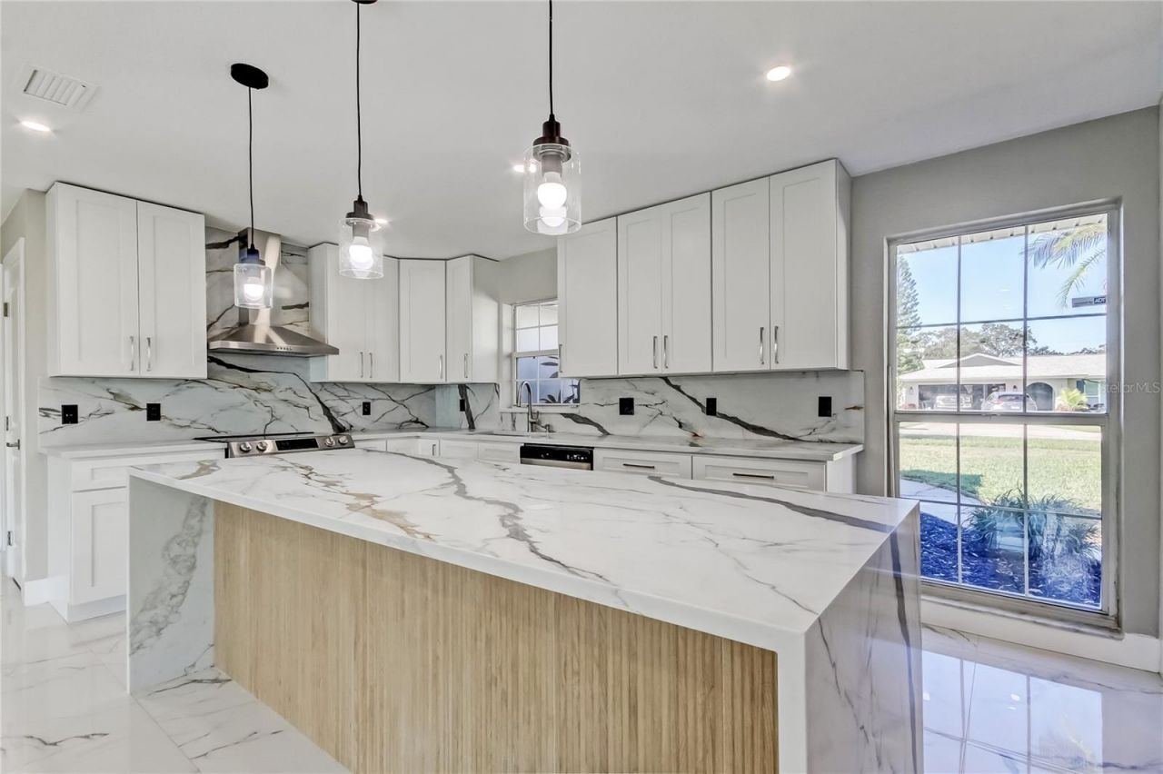 1992 Arvis Circle E, Clearwater, FL 33764 Photo