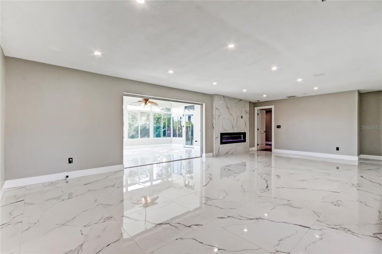 1992 Arvis Circle E, Clearwater, FL 33764 Photo