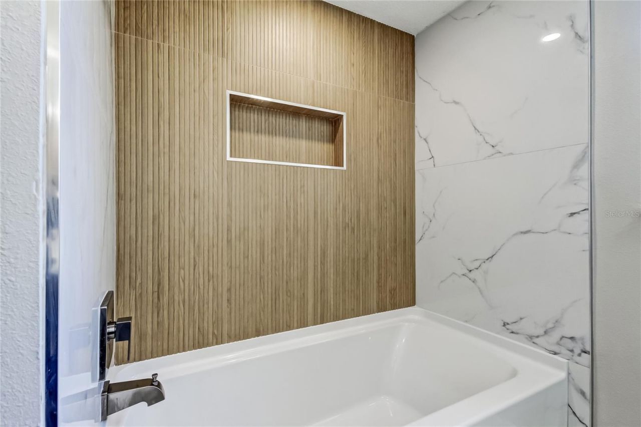 1992 Arvis Circle E, Clearwater, FL 33764 Photo