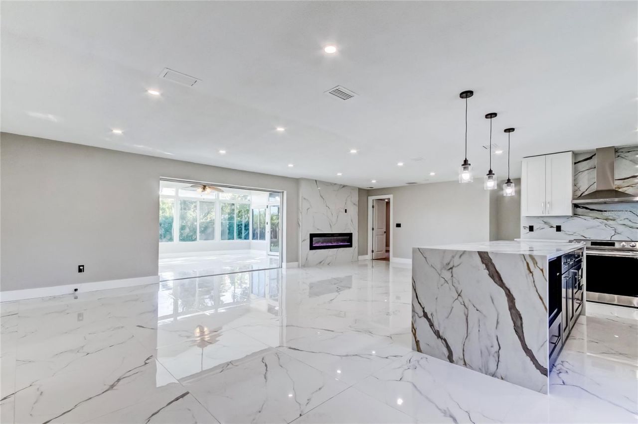 1992 Arvis Circle E, Clearwater, FL 33764 Photo