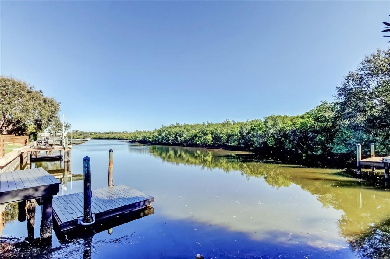 1992 Arvis Circle E, Clearwater, FL 33764 Photo