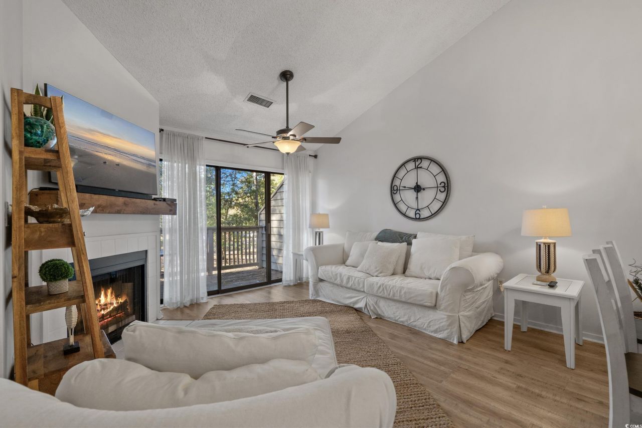 305 Myrtlewood Ct. Photo 7