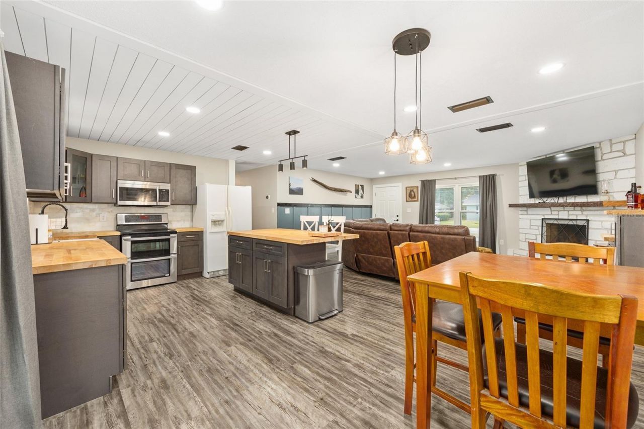 903 NE 17th Court, Ocala, FL 34470 Photo