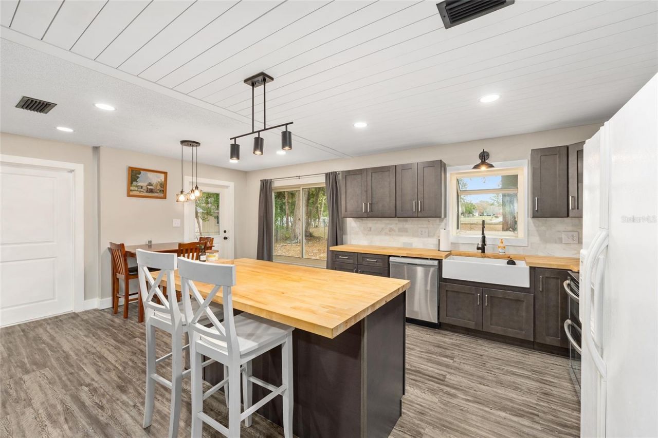 903 NE 17th Court, Ocala, FL 34470 Photo