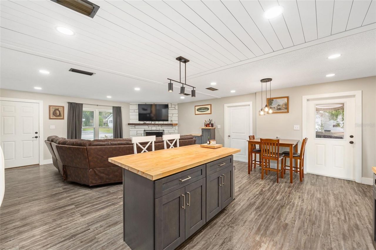 903 NE 17th Court, Ocala, FL 34470 Photo