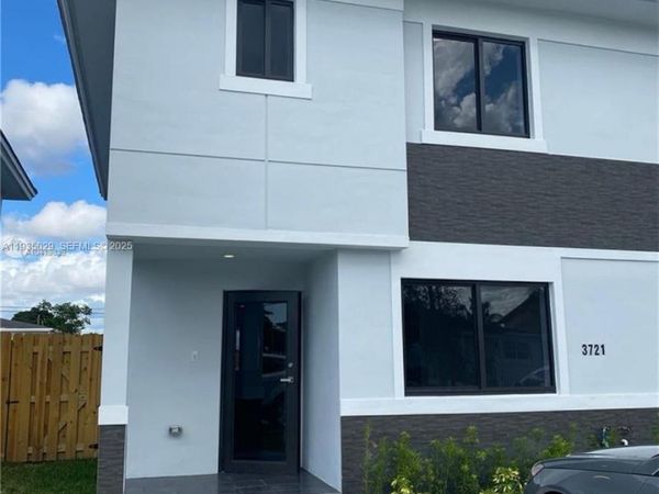 3721 SW 88th Pl, Unit B, Miami, FL 33165