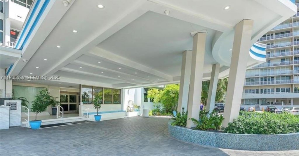 4040 Galt Ocean Dr, Unit 605, Fort Lauderdale, FL 33308 Photo