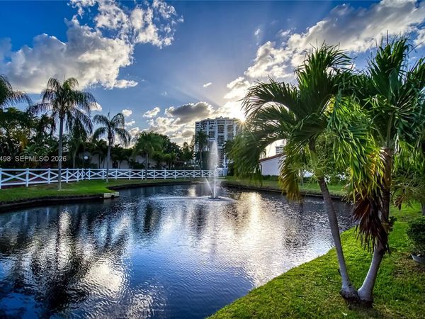 2669 S Parkview Dr, Hallandale Beach, FL 33009