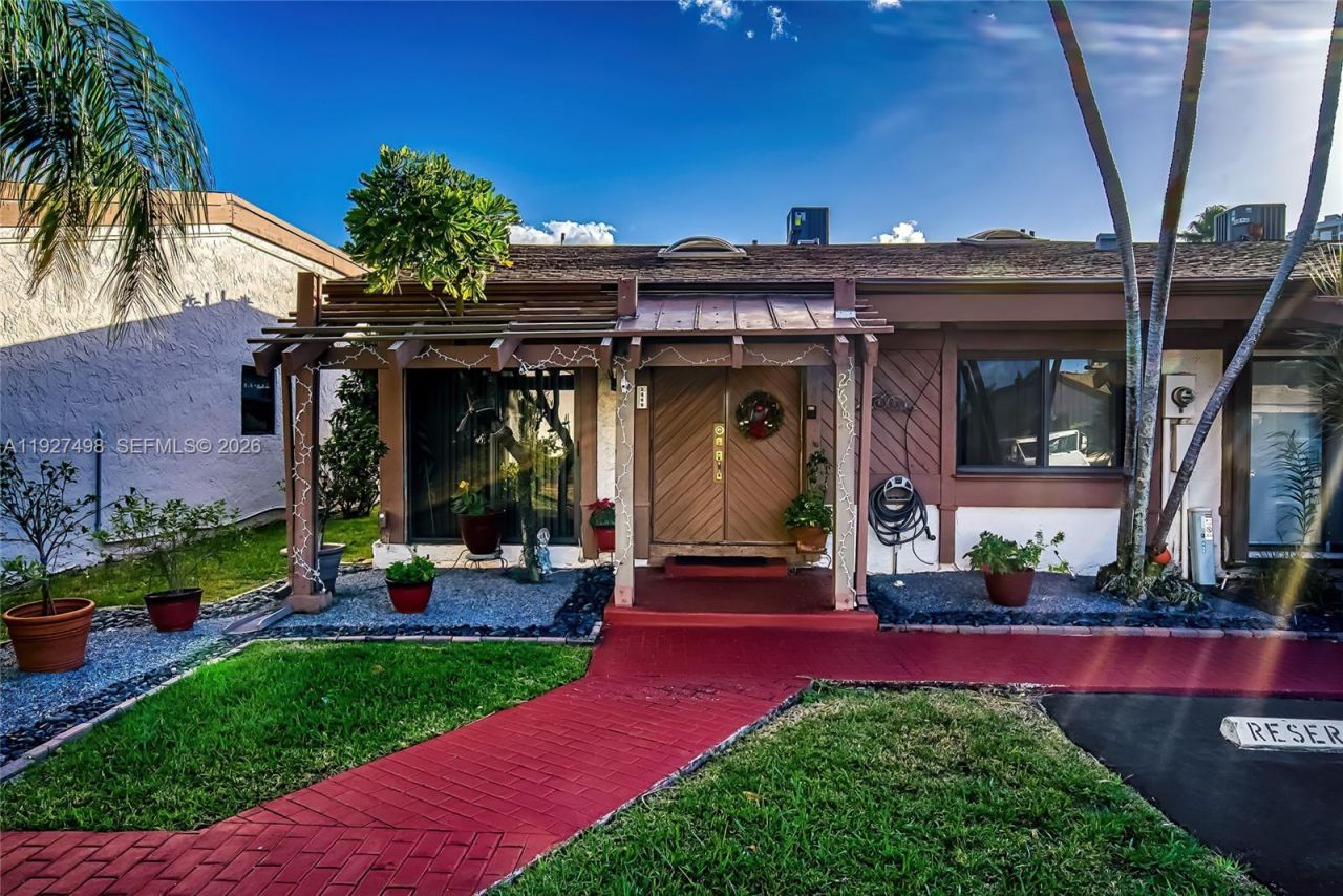 2669 S Parkview Dr, Hallandale Beach, FL 33009 Photo