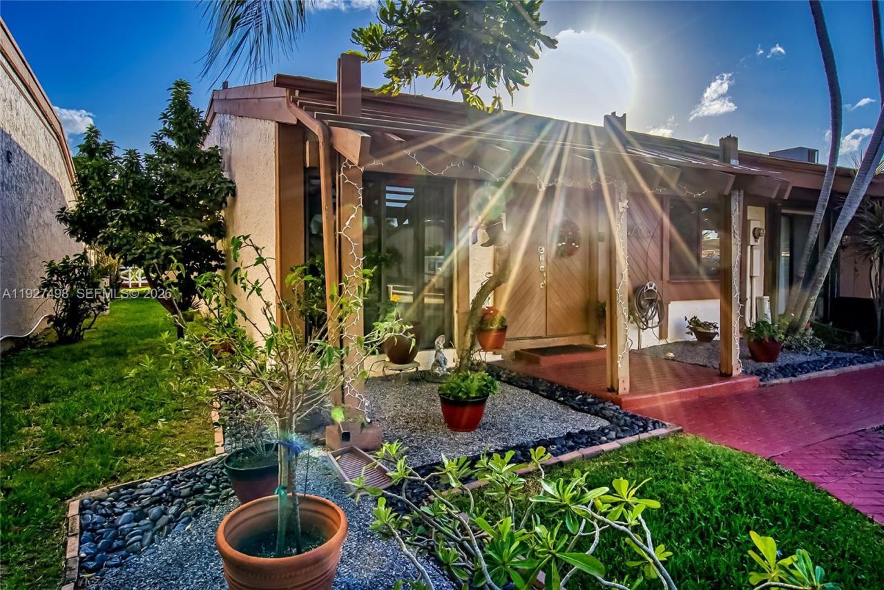 2669 S Parkview Dr , Hallandale Beach, FL 33009 Photo