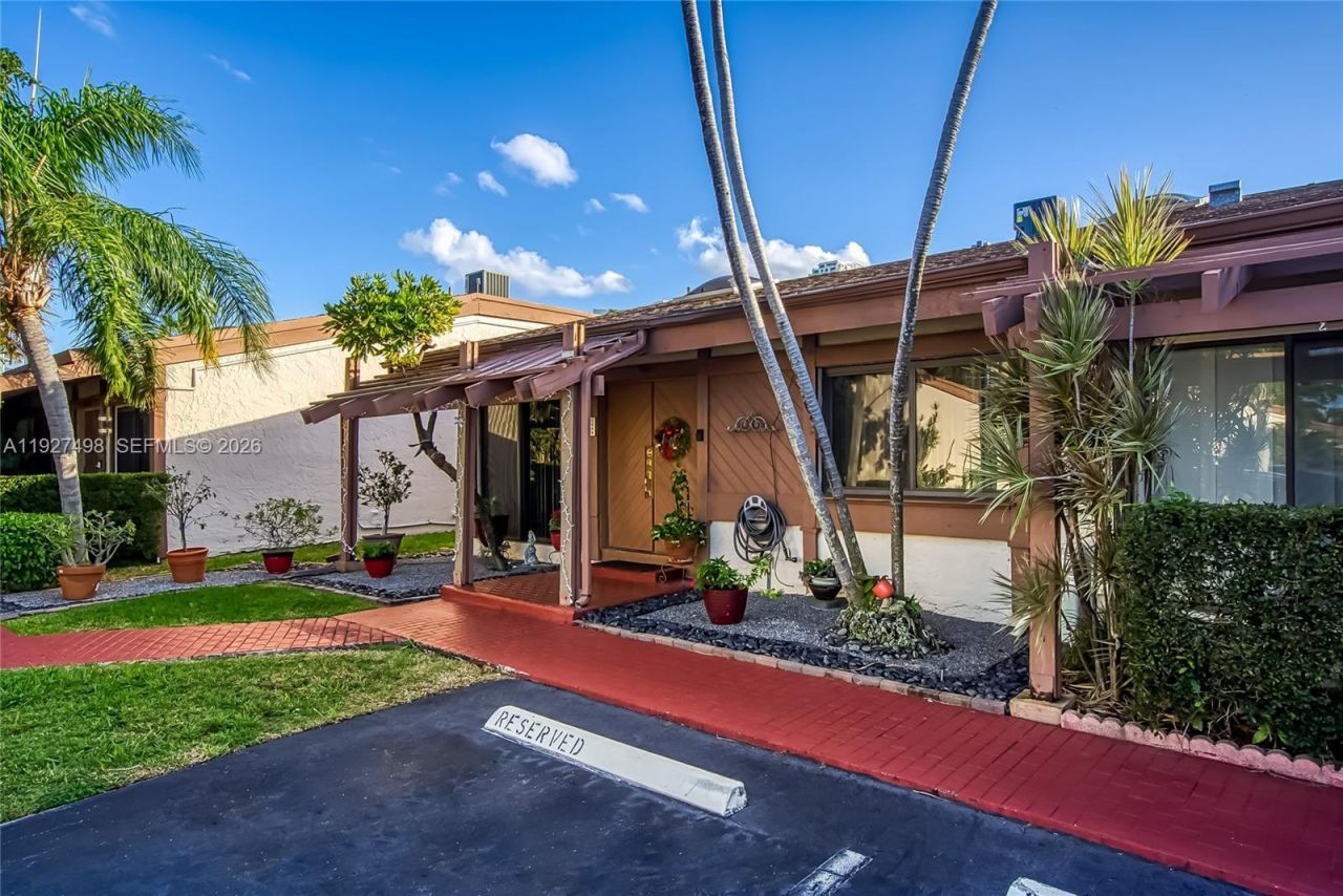 2669 S Parkview Dr , Hallandale Beach, FL 33009 Photo