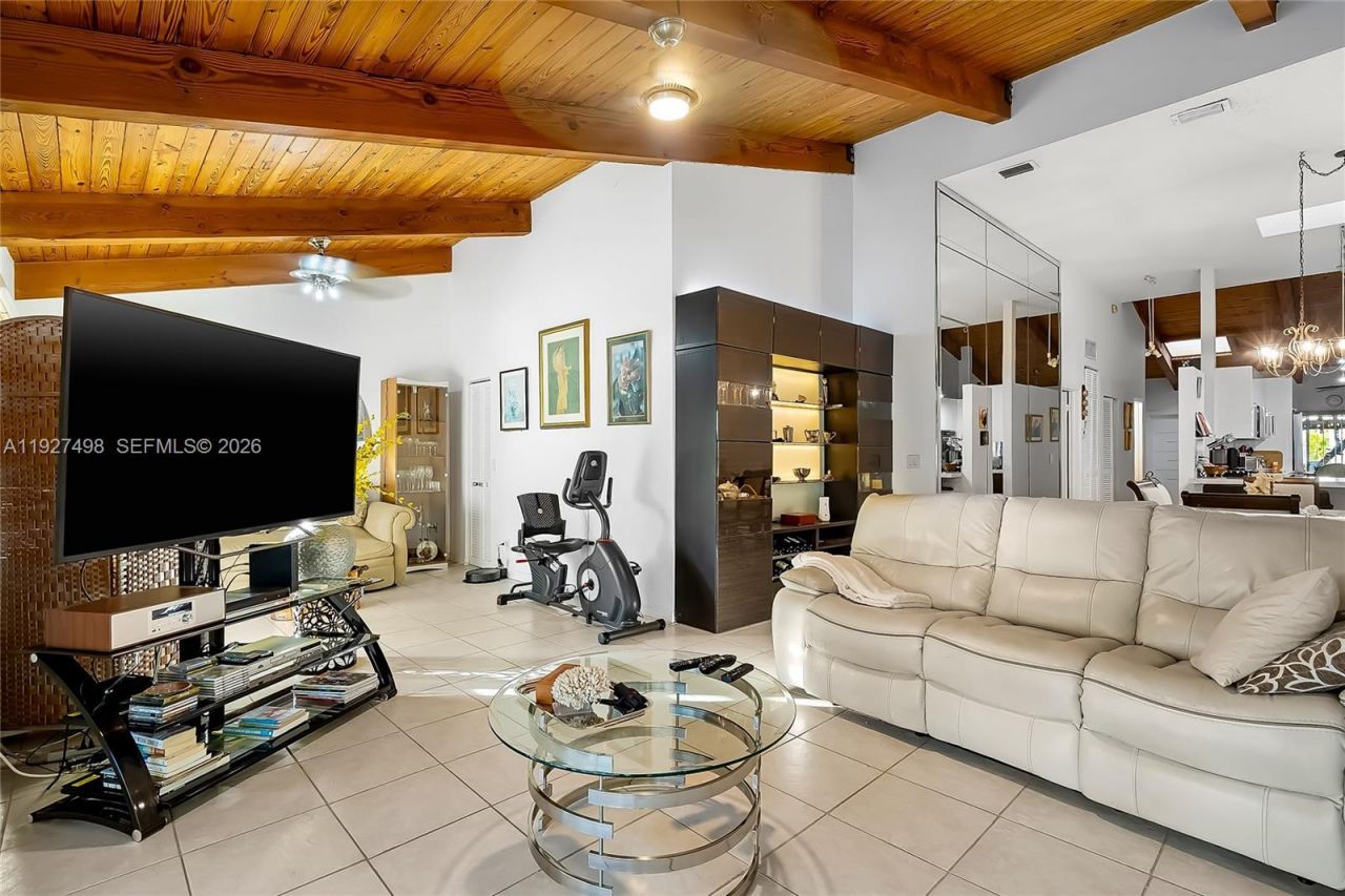 2669 S Parkview Dr, Hallandale Beach, FL 33009 Photo