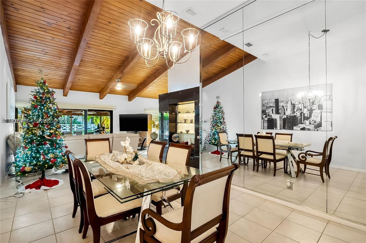 2669 S Parkview Dr , Hallandale Beach, FL 33009 Photo