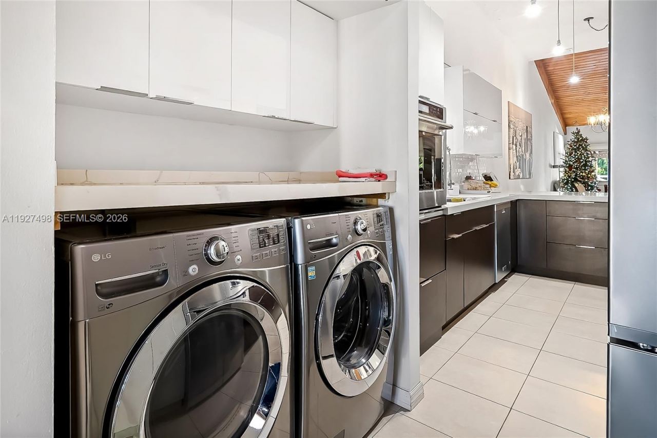 2669 S Parkview Dr, Hallandale Beach, FL 33009 Photo