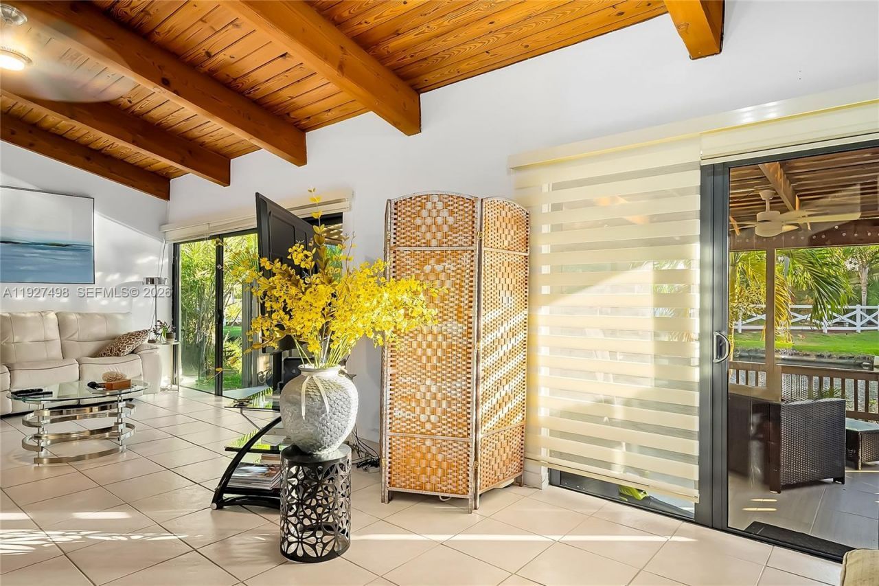 2669 S Parkview Dr , Hallandale Beach, FL 33009 Photo