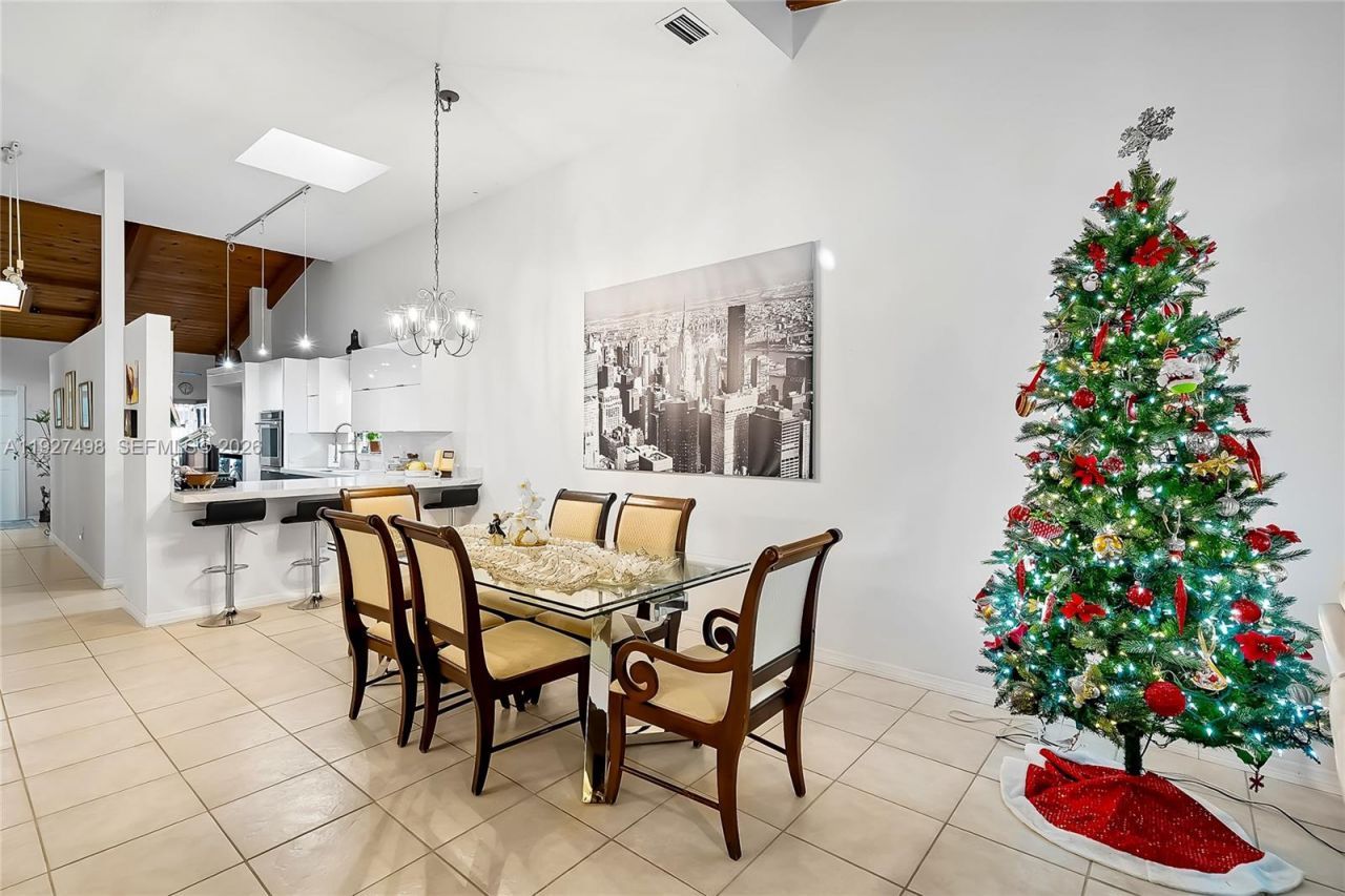 2669 S Parkview Dr, Hallandale Beach, FL 33009 Photo