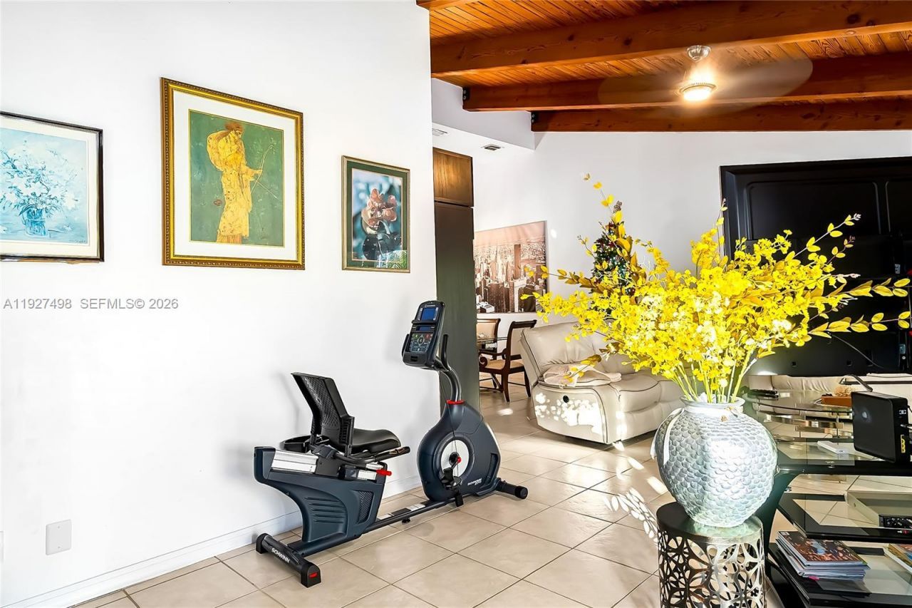 2669 S Parkview Dr, Hallandale Beach, FL 33009 Photo