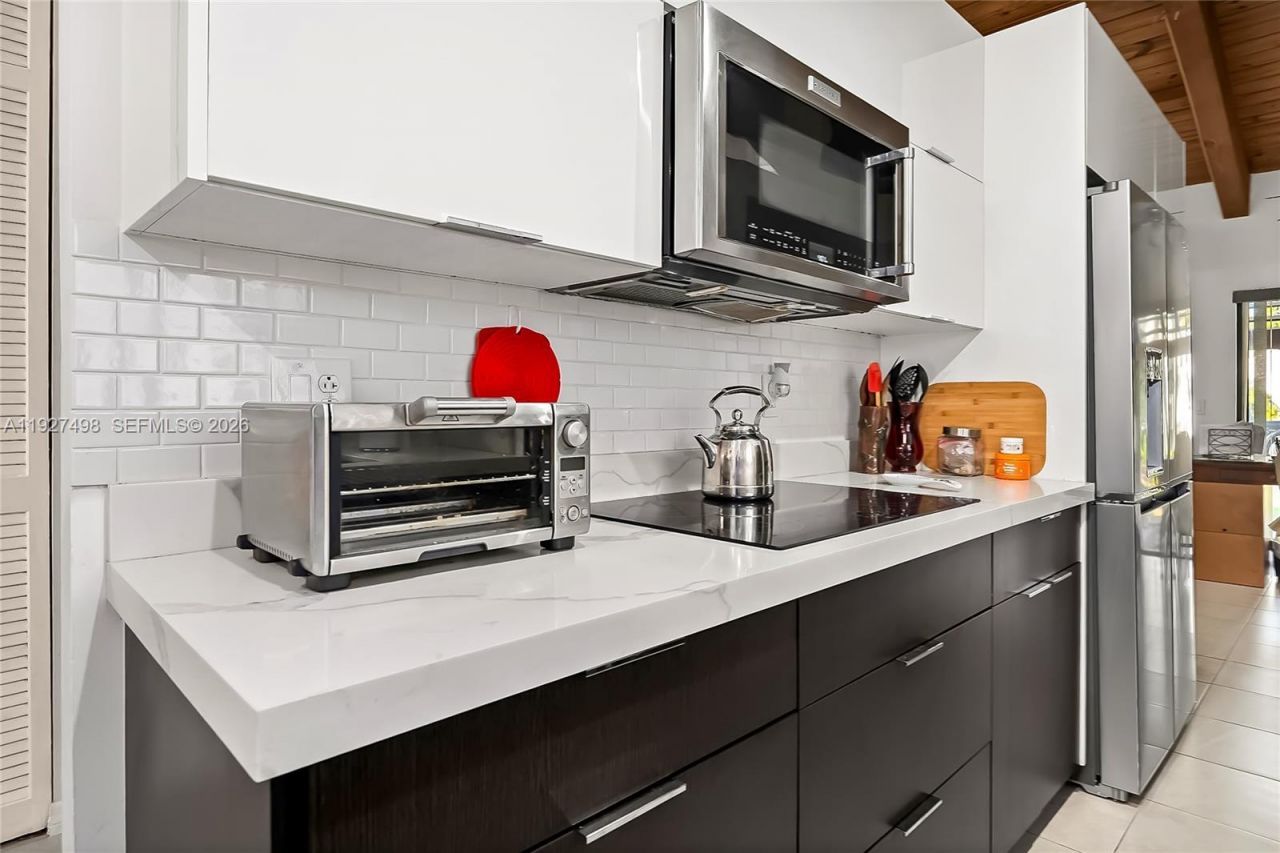 2669 S Parkview Dr, Hallandale Beach, FL 33009 Photo